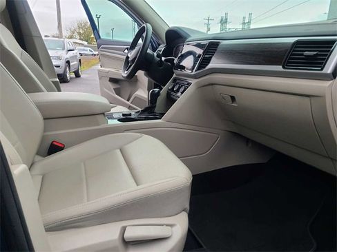 Used 2023 Volkswagen Atlas SE image 17