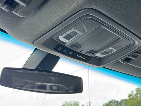 Used 2022 Chevrolet Silverado 1500 Custom Trail Boss image 25