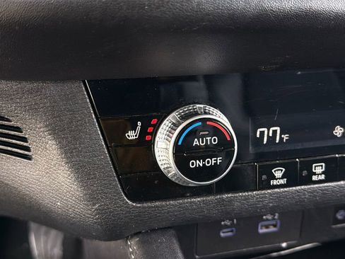 Used 2022 Mitsubishi Outlander SE image 29