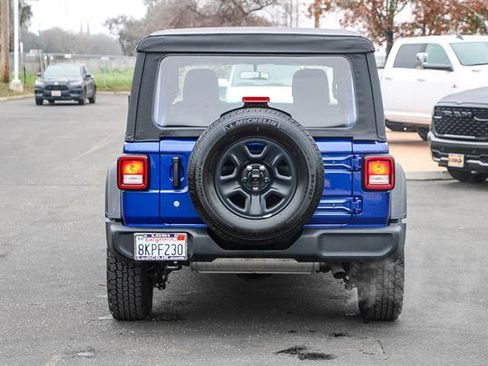 Used 2018 Jeep Wrangler Unlimited Sport image 3