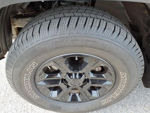 Used 2018 Toyota 4Runner SR5 image 10