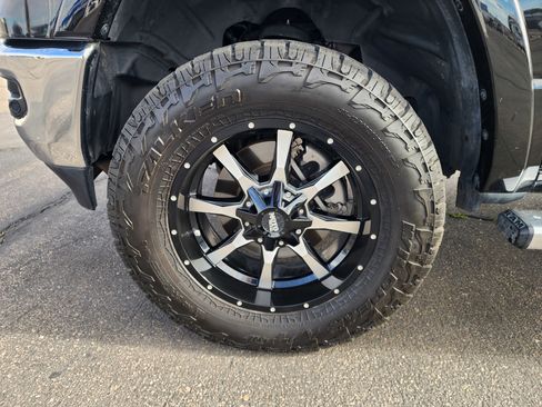 Used 2019 RAM 1500 Laramie image 12