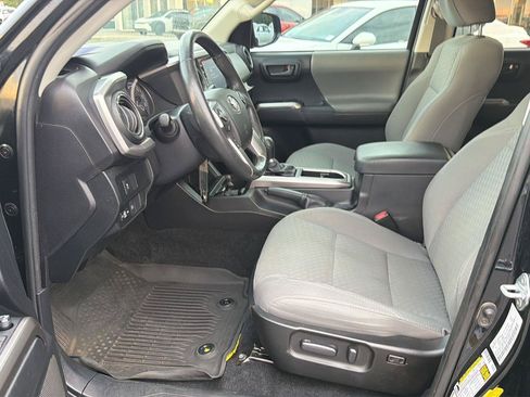 Certified 2021 Toyota Tacoma SR5 RWD image 10