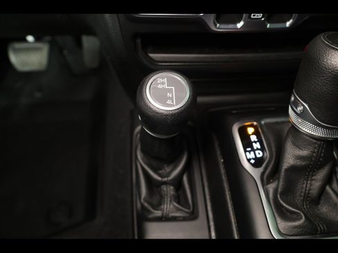 Used 2021 Jeep Gladiator Sport image 25