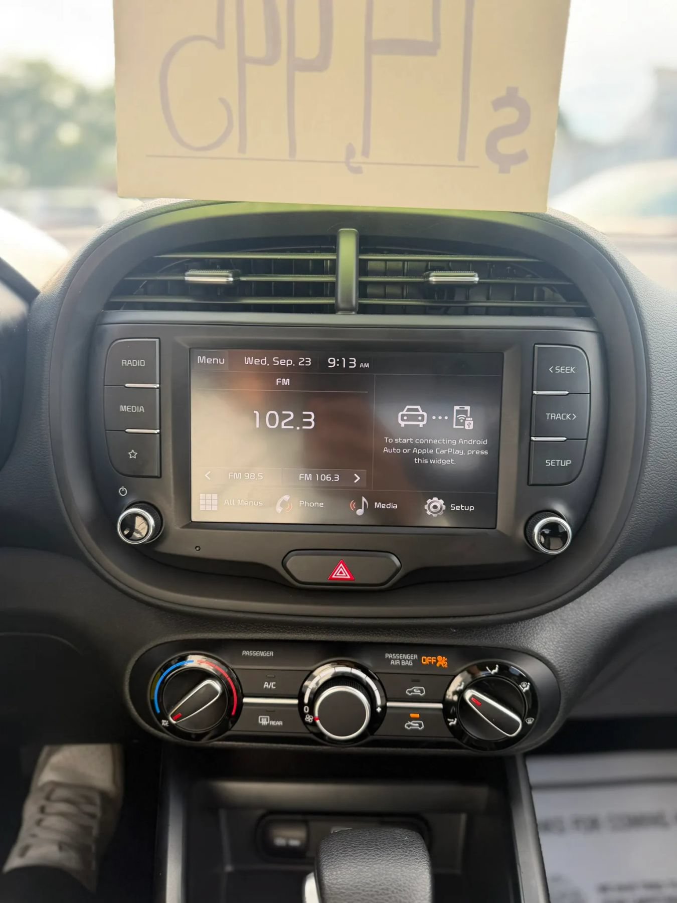 Used 2025 Kia Soul LX w/ LX Technology Package FWD image 14