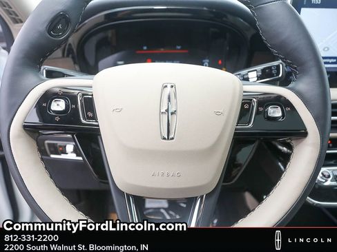 New 2025 Lincoln Corsair Reserve image 11