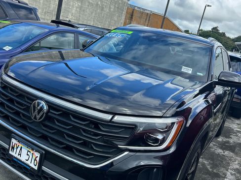 Used 2024 Volkswagen Atlas Cross Sport SE AWD/4WD image 16