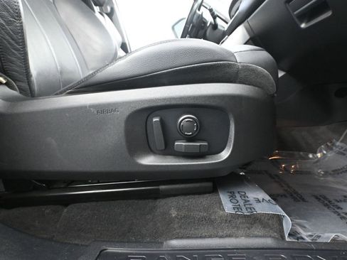 Used 2017 Land Rover Range Rover Evoque SE AWD/4WD image 45