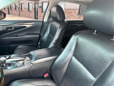 Used 2013 Lexus LS 460 L w/ Preferred Accessory Package RWD image 33