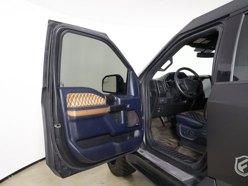 Used 2018 Ford F150 XLT w/ Equipment Group 302A Luxury image 12