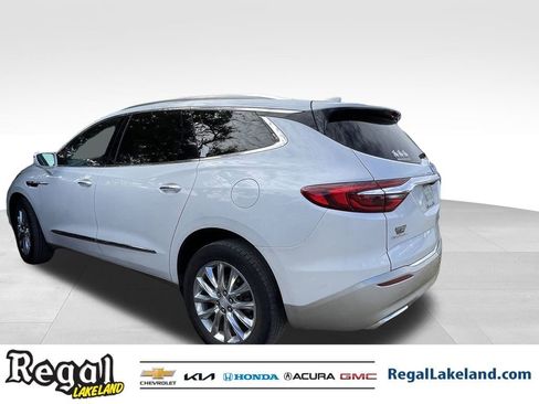 Used 2018 Buick Enclave Premium image 9