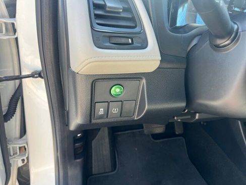 Used 2019 Honda HR-V LX image 12