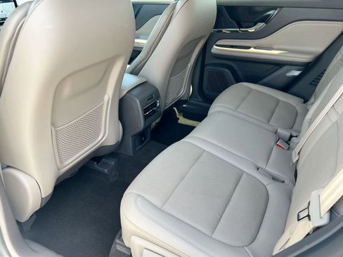 Used 2021 Lincoln Corsair AWD w/ Premium Package image 18