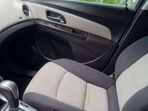 Used 2016 Chevrolet Cruze LS FWD image 18