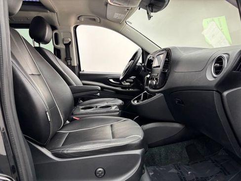 Used 2019 Mercedes-Benz Metris Passenger image 25