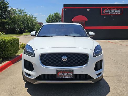 Used 2018 Jaguar E-PACE SE image 5
