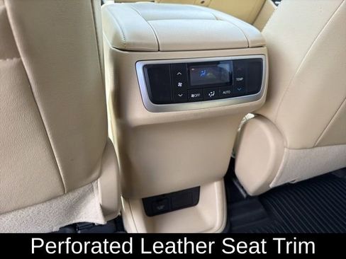 Used 2017 Toyota Highlander Limited image 20