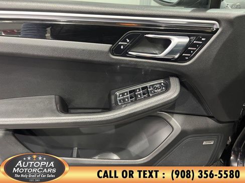 Used 2018 Porsche Macan S image 19
