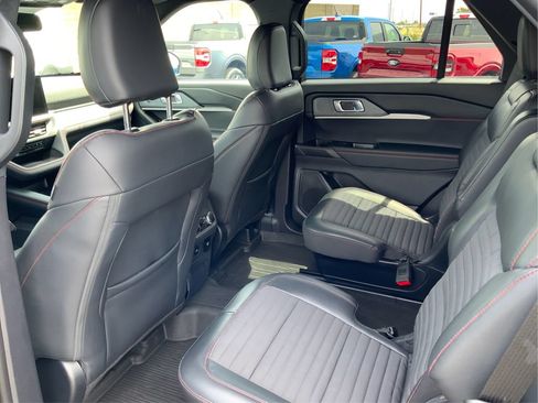 Used 2026 Ford Explorer ST-Line w/ ST-Line Street Pack RWD image 10