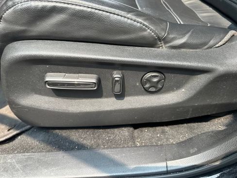 Used 2020 Honda CR-V EX-L image 16