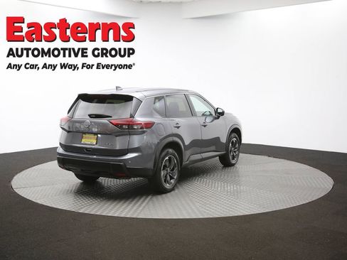 Used 2024 Nissan Rogue SV image 64