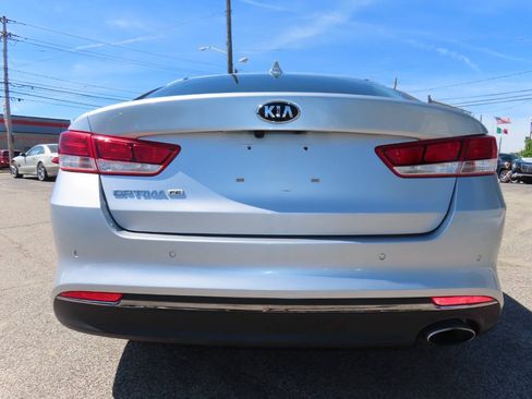 Used 2020 Kia Optima LX FWD image 25
