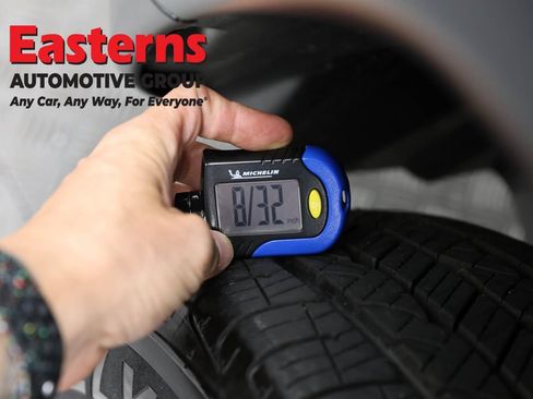 Used 2022 Jeep Compass Trailhawk w/ Trailhawk Convenience Group AWD/4WD image 30