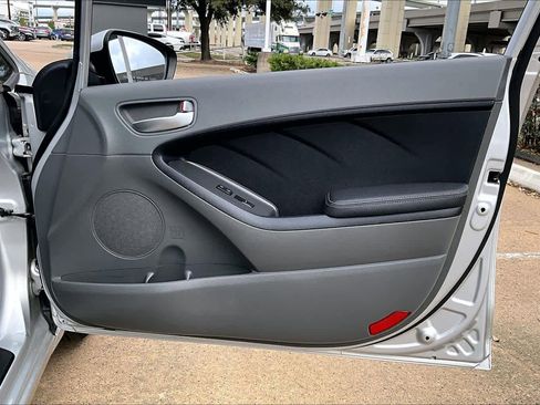 Used 2017 Kia Forte LX image 19