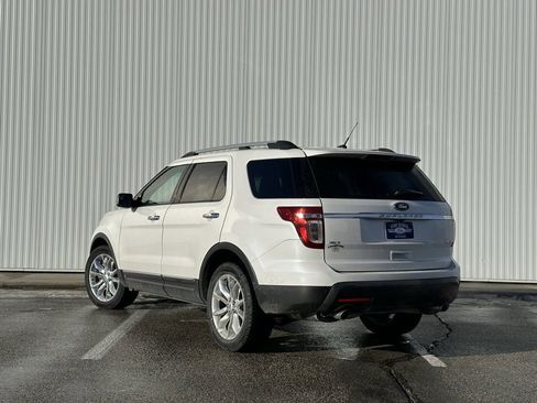 Used 2015 Ford Explorer XLT w/ Equipment Group 202A image 3