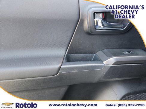 Used 2017 Toyota Tacoma TRD Sport RWD image 16