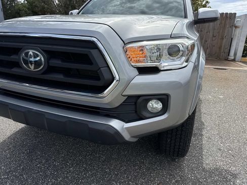 Used 2020 Toyota Tacoma SR5 RWD image 9