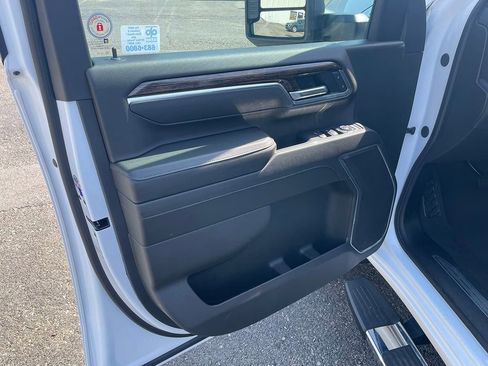 Used 2025 GMC Sierra 2500 SLE w/ Preferred Package image 21