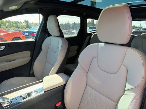 Used 2026 Volvo XC60 B5 Plus AWD/4WD image 19