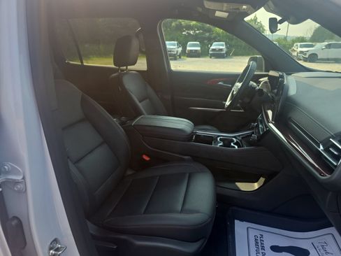 Used 2024 Chevrolet Traverse Z71 AWD/4WD image 26