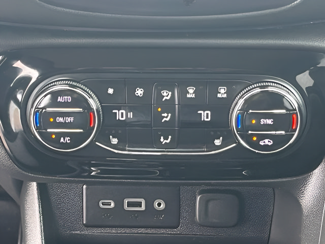 Used 2022 Buick Encore GX Select FWD image 28