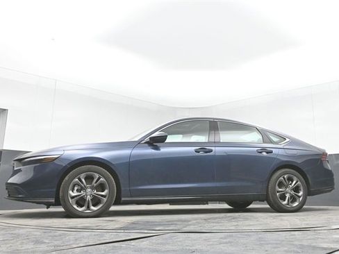 Used 2025 Honda Accord EX-L image 44