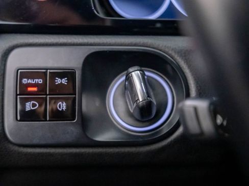 Used 2021 Porsche Cayenne Coupe image 22