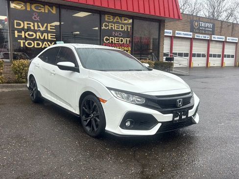 Used 2018 Honda Civic Sport image 3