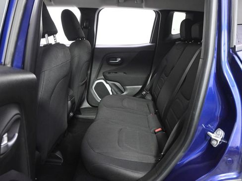 Used 2019 Jeep Renegade Latitude w/ Cold Weather Group AWD/4WD image 21