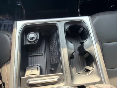 Used 2025 Ford Expedition Active AWD/4WD image 24