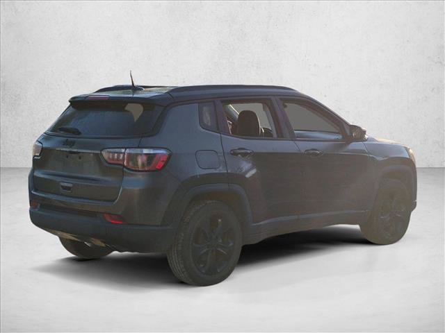 Used 2018 Jeep Compass Latitude w/ Popular Equipment Group FWD image 5