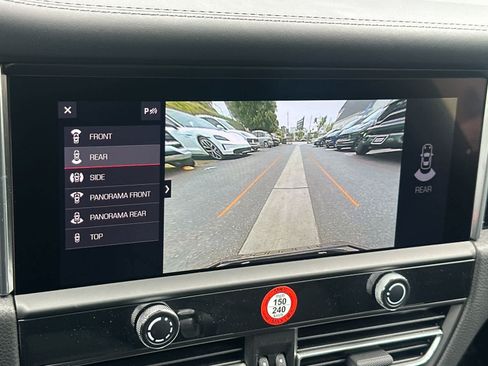 Certified 2026 Porsche Macan AWD/4WD image 23