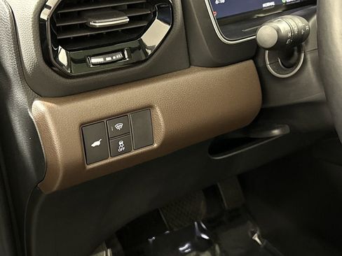 Used 2025 Honda Pilot Elite image 12