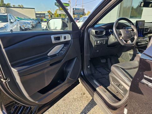 Used 2020 Ford Explorer ST w/ ST Street Pack image 25