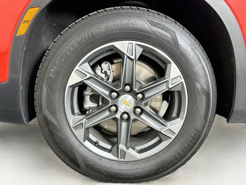 Used 2025 Chevrolet Blazer LT AWD/4WD image 11