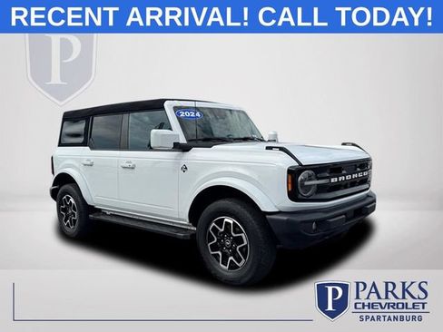 Used 2024 Ford Bronco Outer Banks AWD/4WD image 1