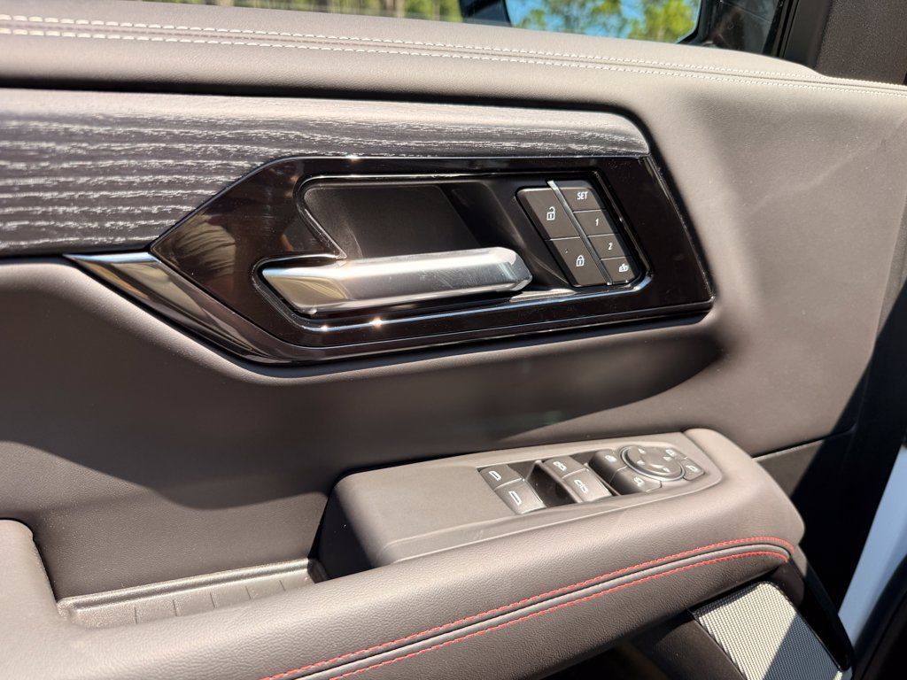 New 2026 GMC Yukon AT4 Ultimate w/ LPO, Floor Liner Package AWD/4WD image 17