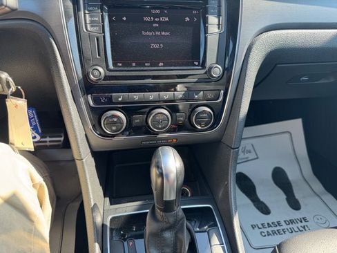 Used 2017 Volkswagen Passat 1.8T R-Line FWD image 21
