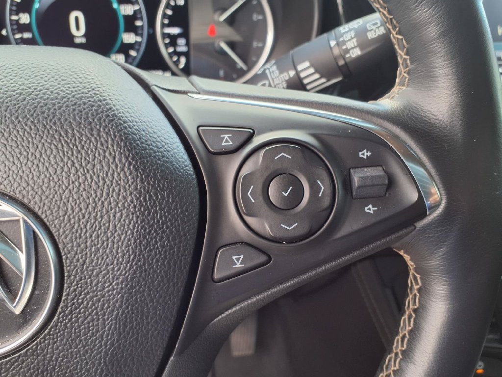 Used 2016 Buick Envision Premium AWD/4WD image 32