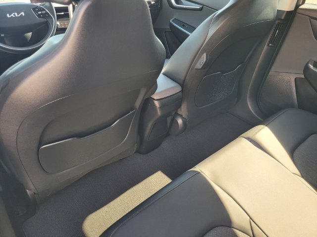 Used 2024 Kia EV6 Light RWD image 12